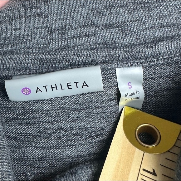 Athleta Gray Batwing and Robin Cowl Neck Top Size Small - Picture 4 of 10
